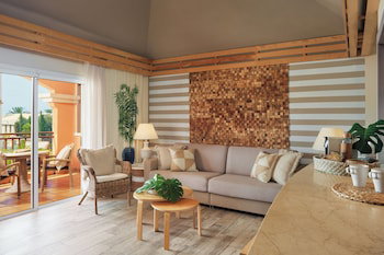 Green Garden Resort & Suites