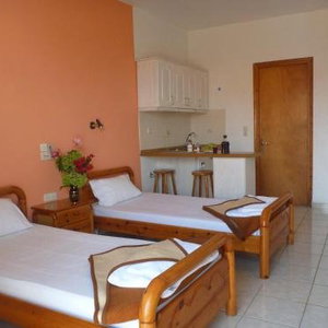 Hotel Yulia Studios cazare Benitses