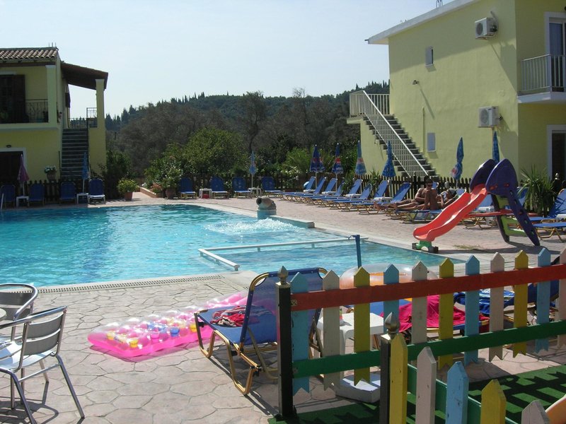Amadeus Hawaii Studios & Apartments