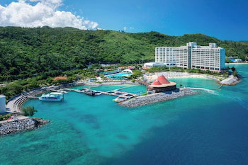 Hotel Renaissance Okinawa Resort