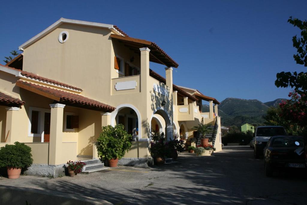 Hotel Feeloxenia Corfu Harris Apartments