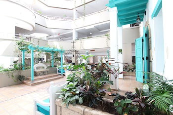 Paradise Park Fun Lifestyle Hotel