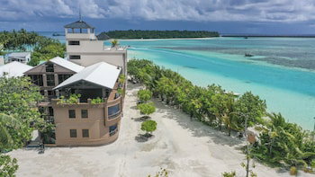 Hotel Rashu Hiyaa