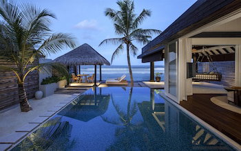 Hotel Naladhu Private Island Maldives