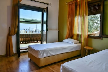 Iraklis Studios & Apartments