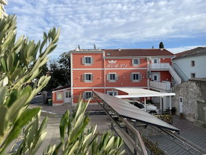 Hotel Bed And Breakfast L.d cazare Pula