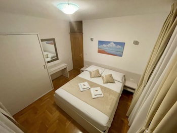 Bed And Breakfast L.d