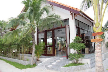 Gm Doc Let Beach Resort & Spa