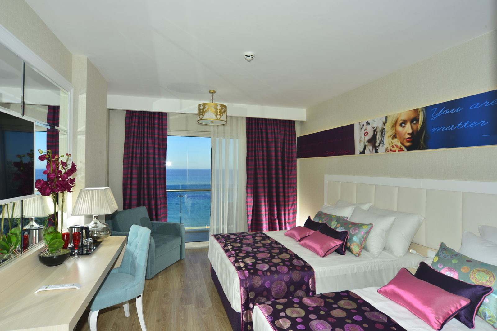 dal travel Azura Deluxe Resort&Spa