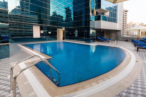 Hotel Golden Tulip Media Hotel cazare Dubai