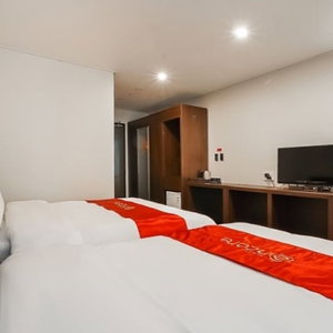 Hotel Ramada Encore Pyeongtaek cazare Seonghwan