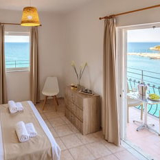 Hotel Faro Del Porto cazare Valsamata