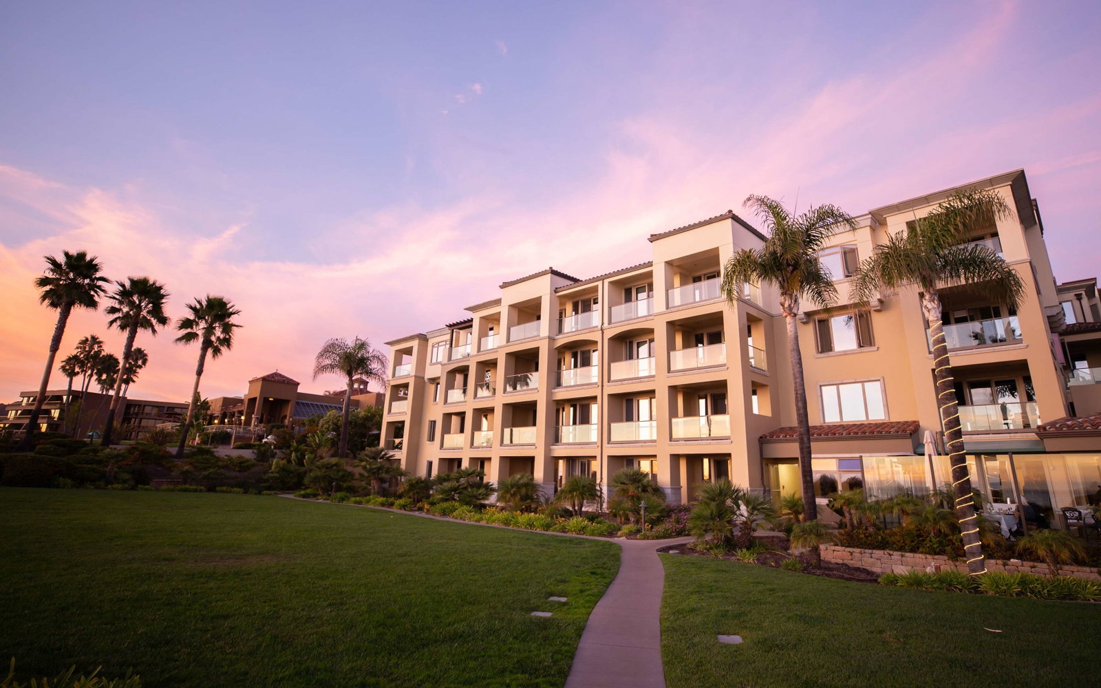 Dolphin Bay Resort And Spa