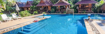 Hotel Lanta Pearl Beach Resort (Sha)