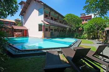 Hotel Pesona Beach Inn
