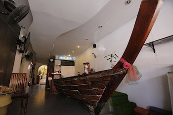 Baan Kamala Hostel And Guesthouse