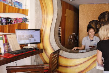 Baan Kamala Hostel And Guesthouse