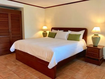 Hotel Surin Bay Inn