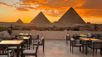 Hotel Pyramids Hotel