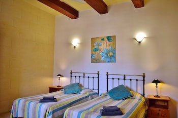 Villagg Tal Fanal
