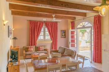 Villagg Tal Fanal