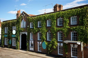 Hotel The Talbot Inn cazare Woking
