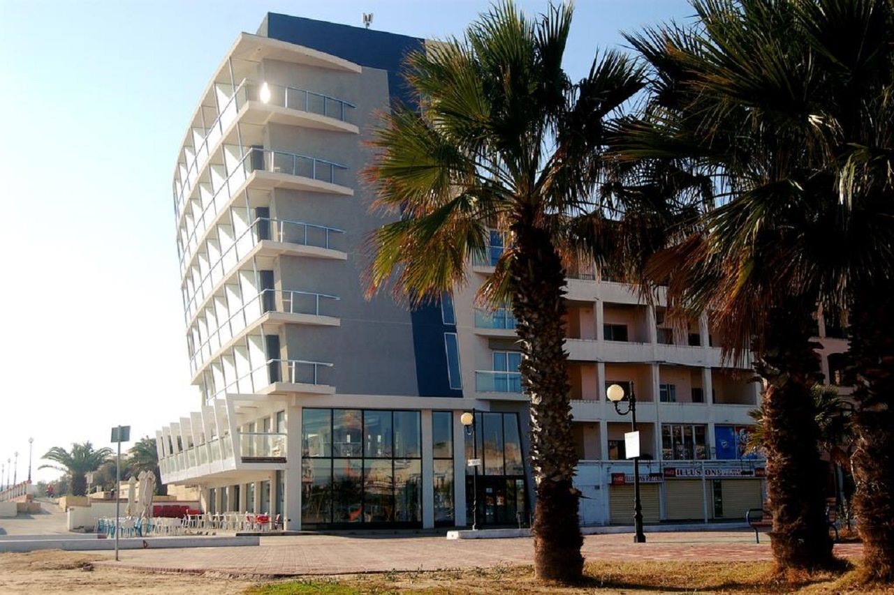 Hotel Waters Edge