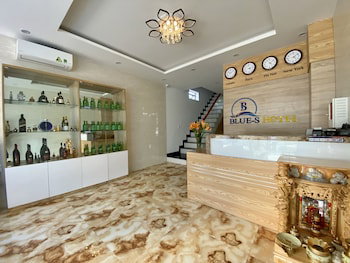 Blue-S Hotel And Apartment