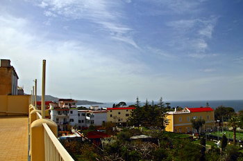 Hotel Sisters Hostel