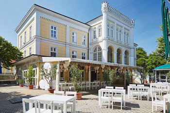 Hotel Astoria Hotel And Restaurant