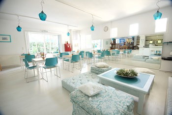 Daphnes Club Hotel Apartments