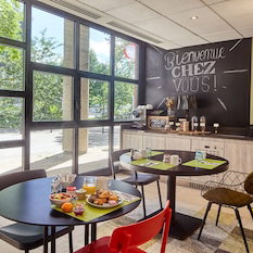 Hotel B&B Hotel Saint-Quentin-En-Yvelines Centre Gare cazare Trappes