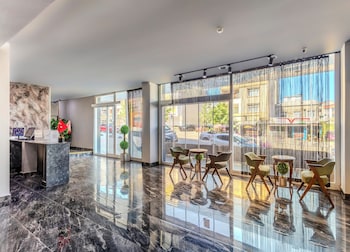 Hotel Skylon Airport Hotel
