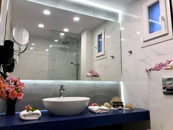 Ionian Suites By Bruskos