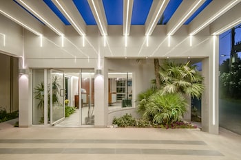Forum Suites