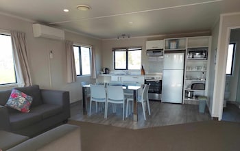 Hotel All Seasons Holiday Park Hotel