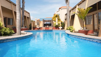 Hotel Oasis Beach Resort