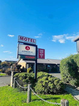 Hotel Admiral Court Motel And Apartments