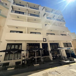 Hotel Block cazare Victoria