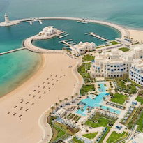 Hotel Hilton Salwa Beach Resort cazare Abu Samrah
