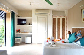 Sous Le Badamier Charming Guest House Grand Baie Pointe Aux Canonniers