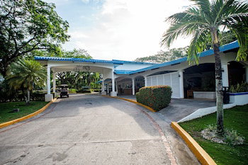 Playa Blanca Beach Resort