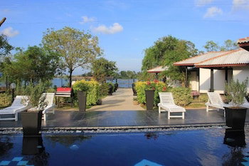 Hotel Flower Garden Lake Resort