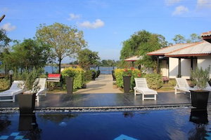 Hotel Flower Garden Lake Resort cazare Yala
