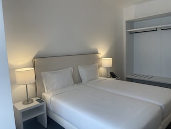 Oasis White Hotel