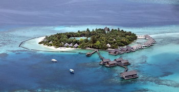Hotel Gangehi Island Resort
