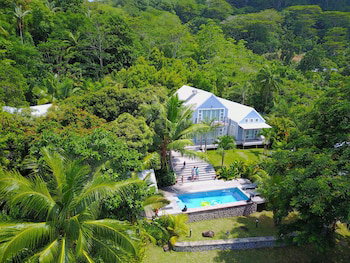 Hotel Red Coconut Self Catering