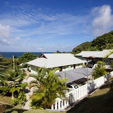 Hotel Surfers Beach Self Catering Chalets cazare Anse Boileau