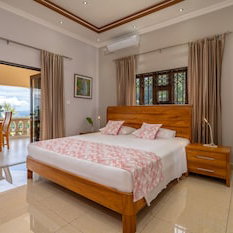 Hotel Calm Sorento cazare Anse Boileau