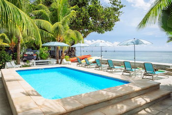Hotel Le Nautique Luxury Beachfront Apartments